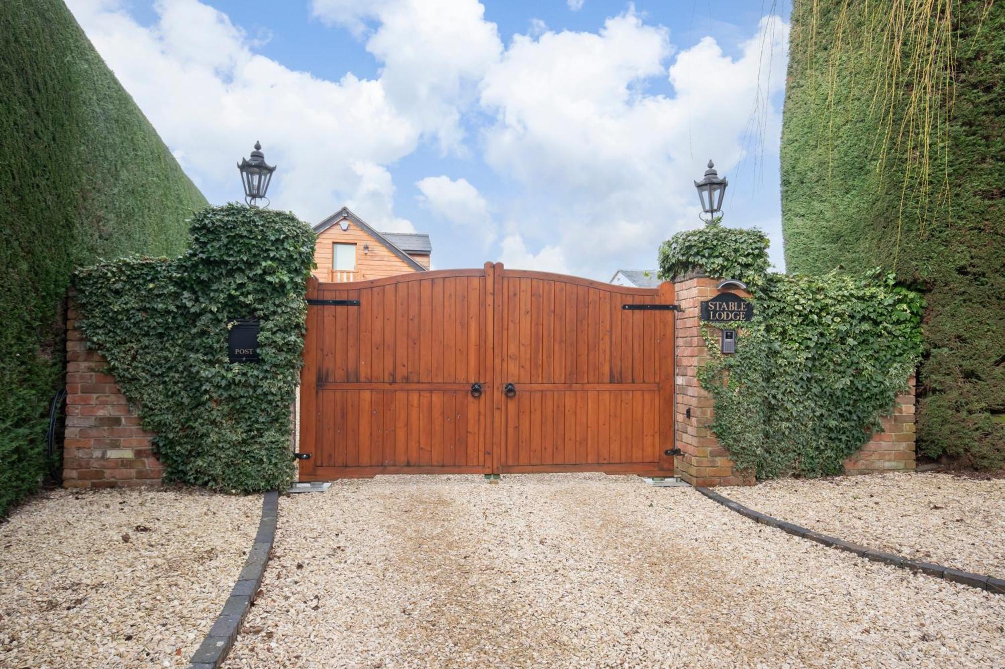 Stable Lodge - Boutique Bed & Breakfast Shurdington 외부 사진